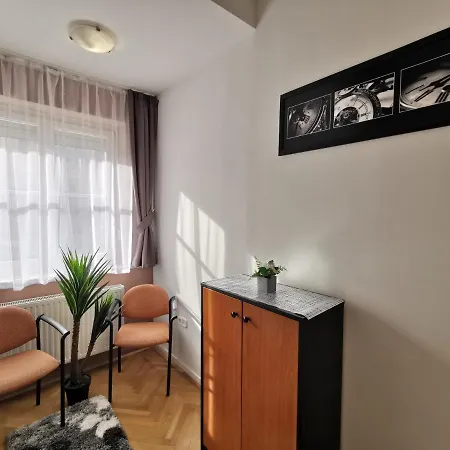 Centrum Apartman * ケストヘイ