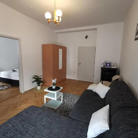アパート Centrum Apartman ケストヘイ