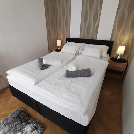 アパート Centrum Apartman ケストヘイ