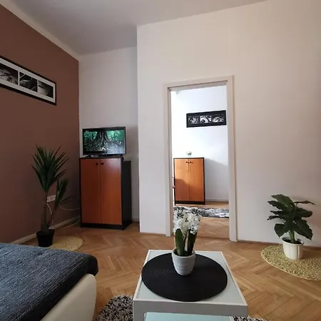 アパート Centrum Apartman ケストヘイ