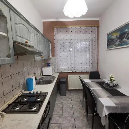 Centrum Apartman アパート ケストヘイ